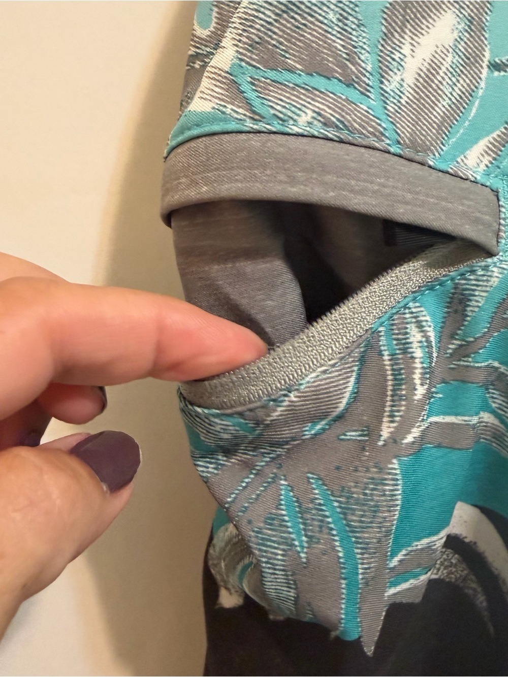 O'Neill Gray, Teal & Black Floral Board Shorts - Picture 3 of 13